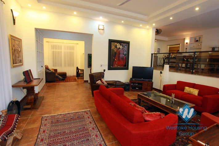 Beautiful house for rent in Westlake area, facing to the lake